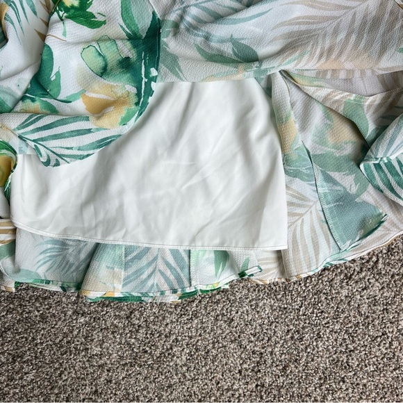 Gianni Bini Tropical Palm Leaf Print Flowing Mini Dress, Size Small - Picture 7 of 11